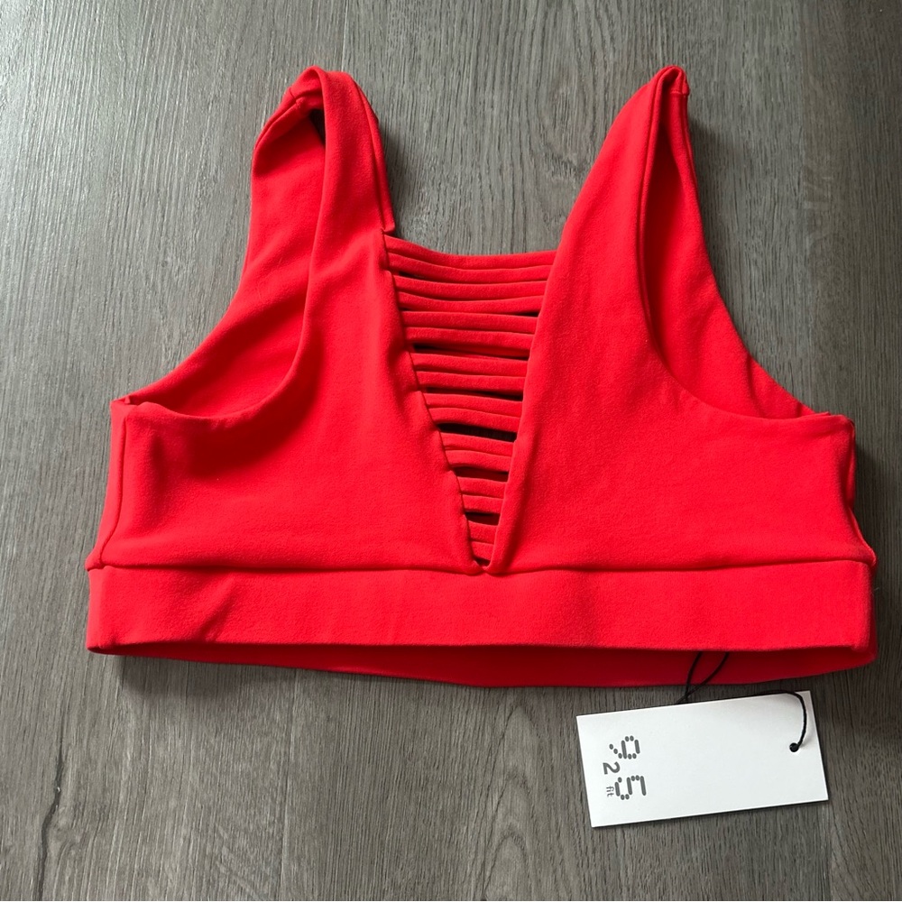 NWT 925fit NO STRINGS ATTACHED sports bra red size medium women’s‎ athletic